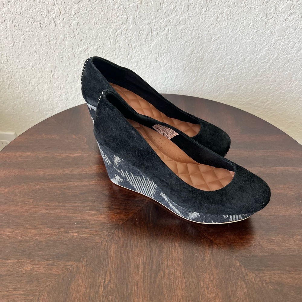 Black Wedge Heels